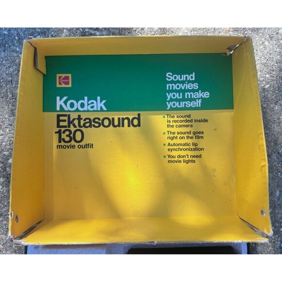 Vintage Kodak Ektasound 130 Movie Camera Outfit w/ Microphone & Box – Super 8 - Picture 5 of 7